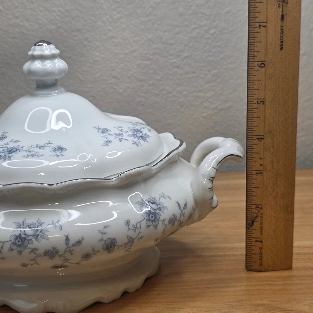 Johann Haviland Blue Garland Bavaria Germany Round Covered Vegetable Bowl EUC